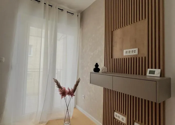 Premium Anemar アパート ザダル